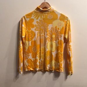 Vintage yellow 60’s turtleneck.